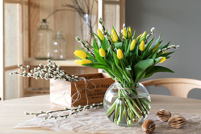 la det bugne av gule knitrende tulipaner
