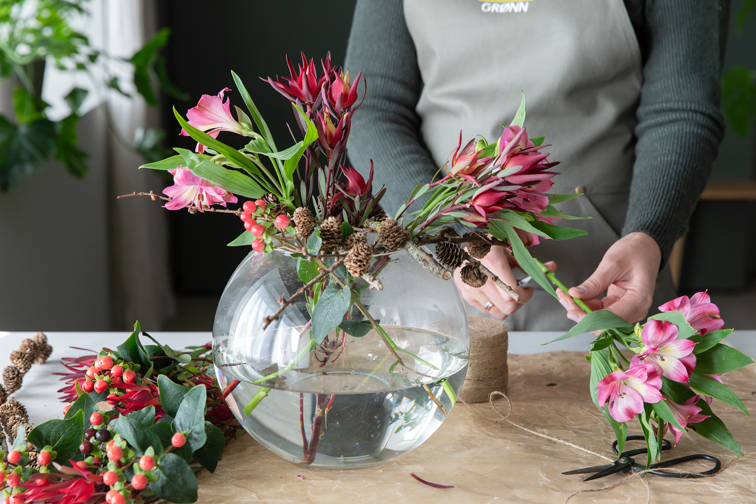 Lifehack - f&aring; blomstene til &aring; s&aring; fint i vasen