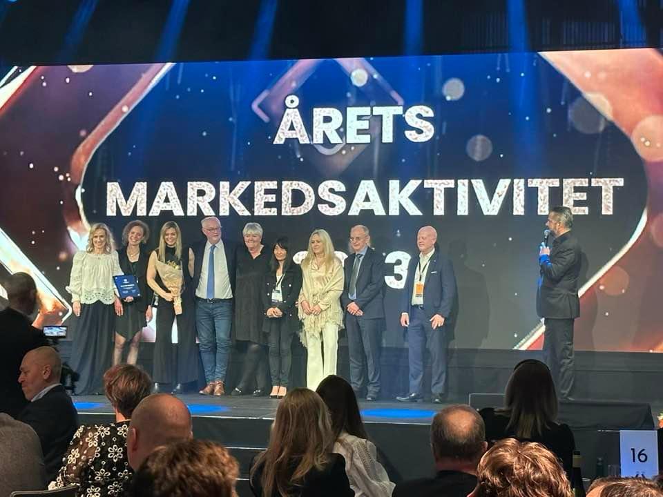 &Aring;rets markedsaktivitet Rosa sl&oslash;yfe